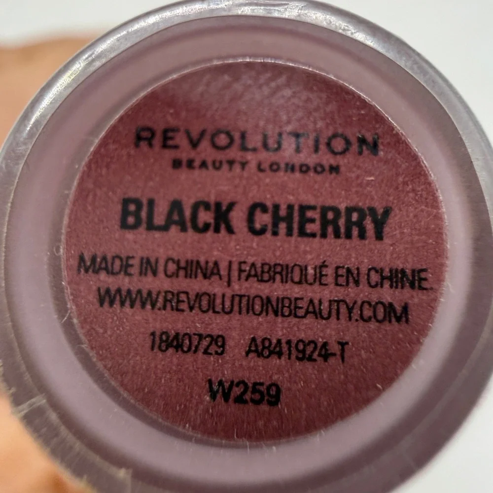 Revolution Beauty Air Blur Soft Matte Liquid Lip Black Cherry W259 3.5ml